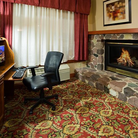 Holiday Inn & Suites Wausau-Rothschild By Ihg Ngoại thất bức ảnh